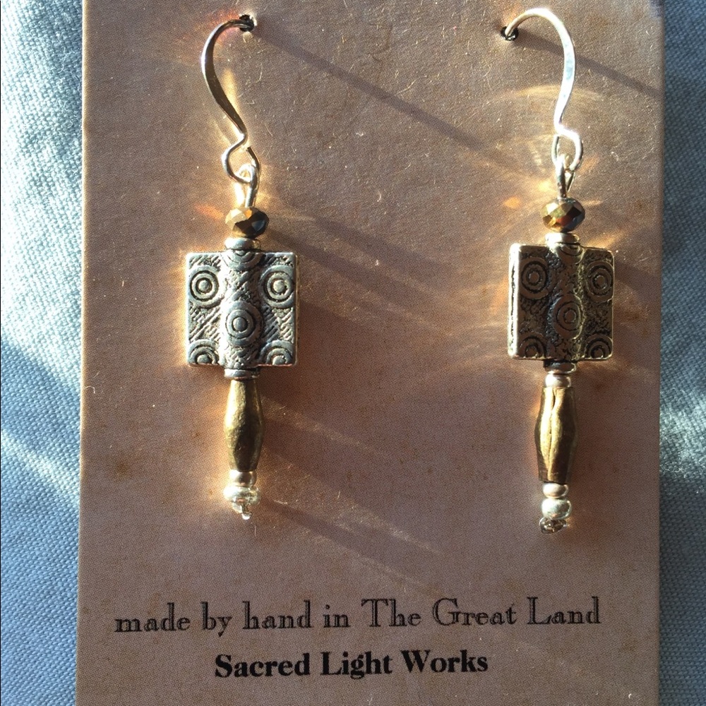 Cool earrings - Picture 3 of 4